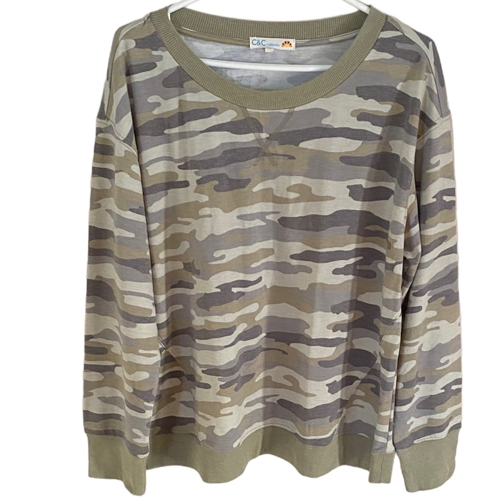 C&C California Women Camo Print Sweater Size XL